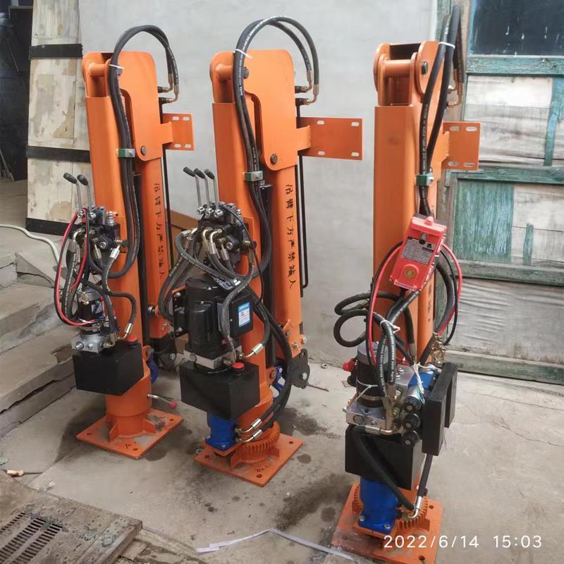 太谷县重汽蓝牌随车吊 3.2吨 国六动力强 液压驱动 农用自卸起重机